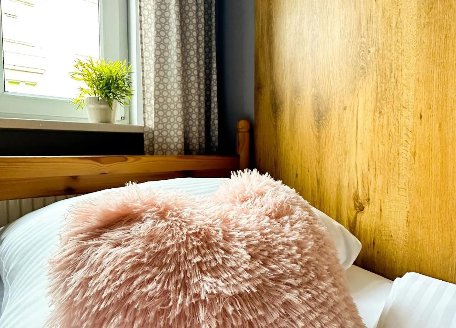 Hostel Explorer B&B Old Town Rooms & Apartment #Don'T Be A Tourist, Be An Explorer! Poznan Poland